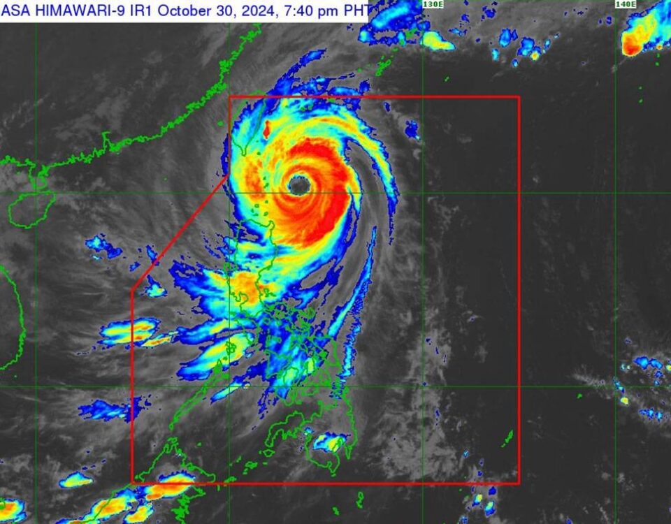 Ang malakas na pag-ulan ay pinangangambahan habang nakikipagkarera si Leon sa PH