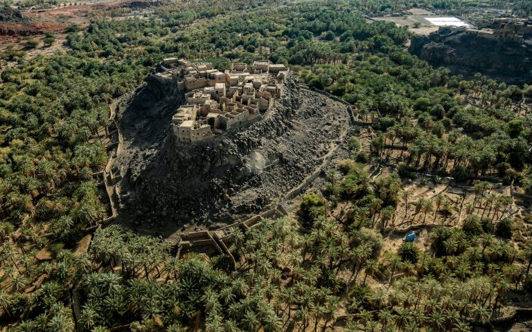 4,000-labindawang buwang primitive na metropolis ay napadpad sa nakatago sa Arabian oasis